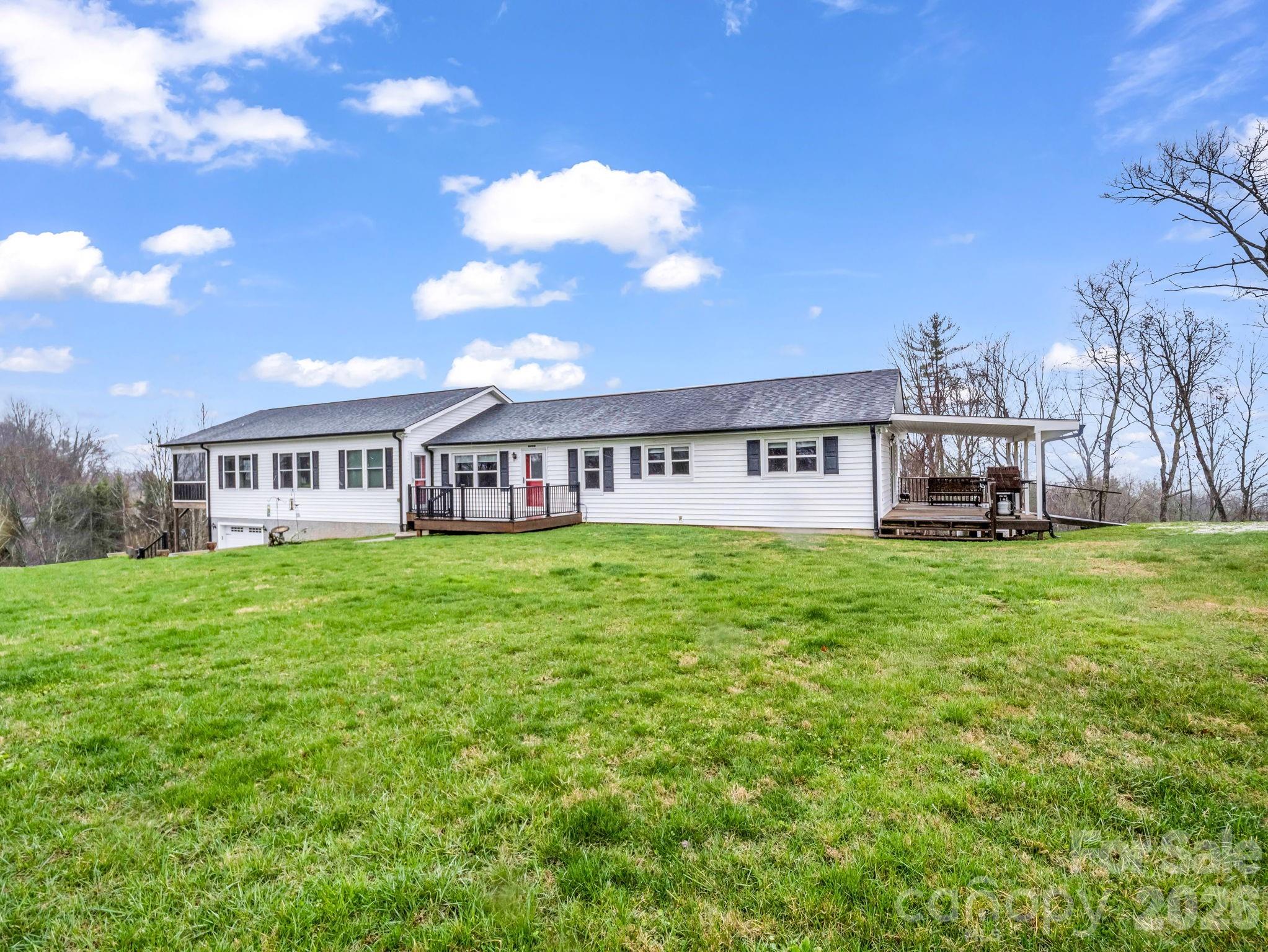 1086 Carters Ridge Road Spruce Pine, NC 28777 - Photo 3 of 48 Gallery Image 3