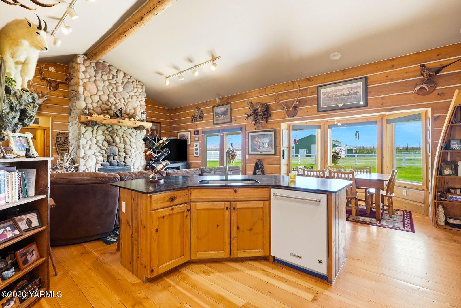5005 Gamache Road Moxee, WA 98936 - Photo 29 of 48 27 - AccentBeams