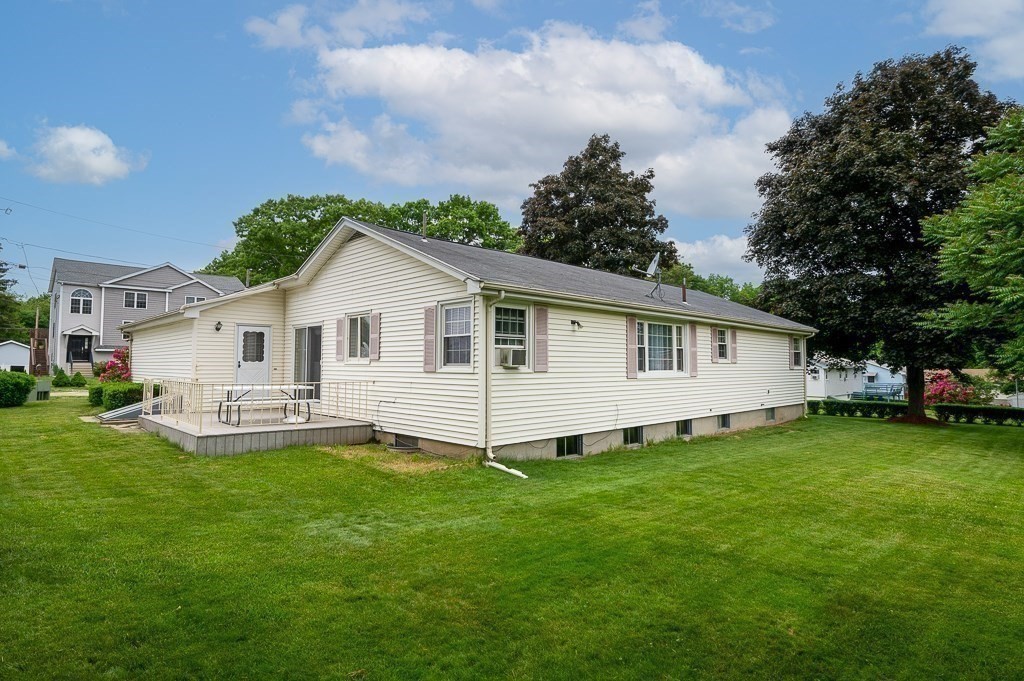 83 Middlesex Avenue Worcester, MA 01604 - Photo 5 of 17