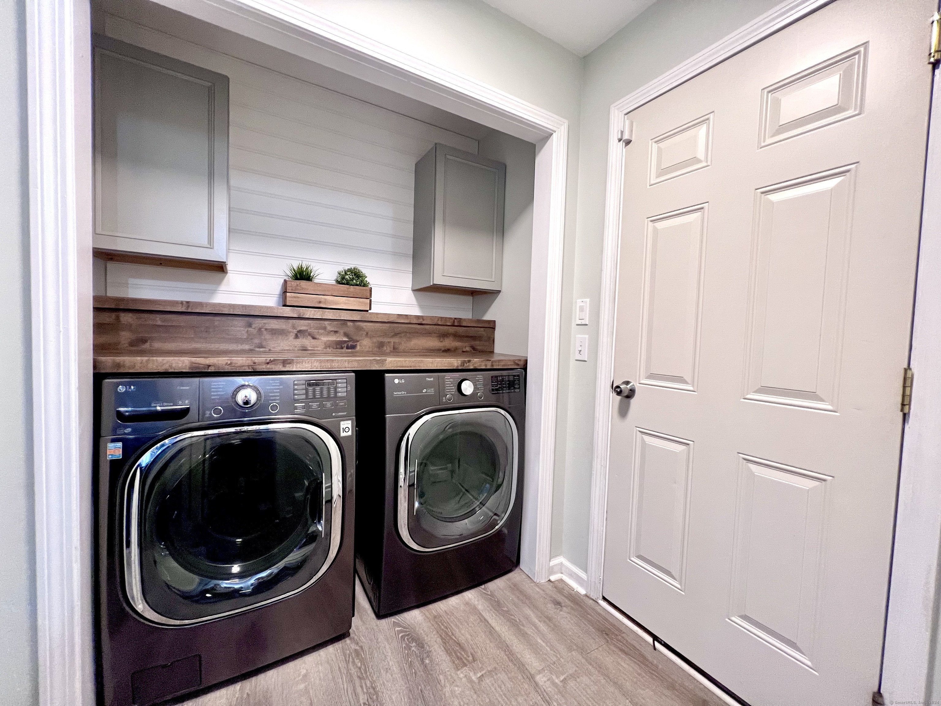 4 Cobblestone Court Naugatuck, CT 06770 - Photo 16 of 34 a utility room with dryer and washer