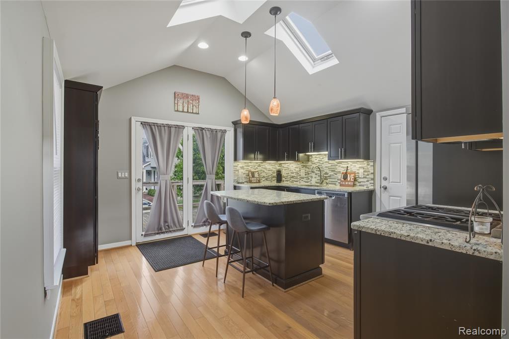 703 Parkdale Road Rochester, MI 48307 - Photo 5 of 20 Gallery Image 5