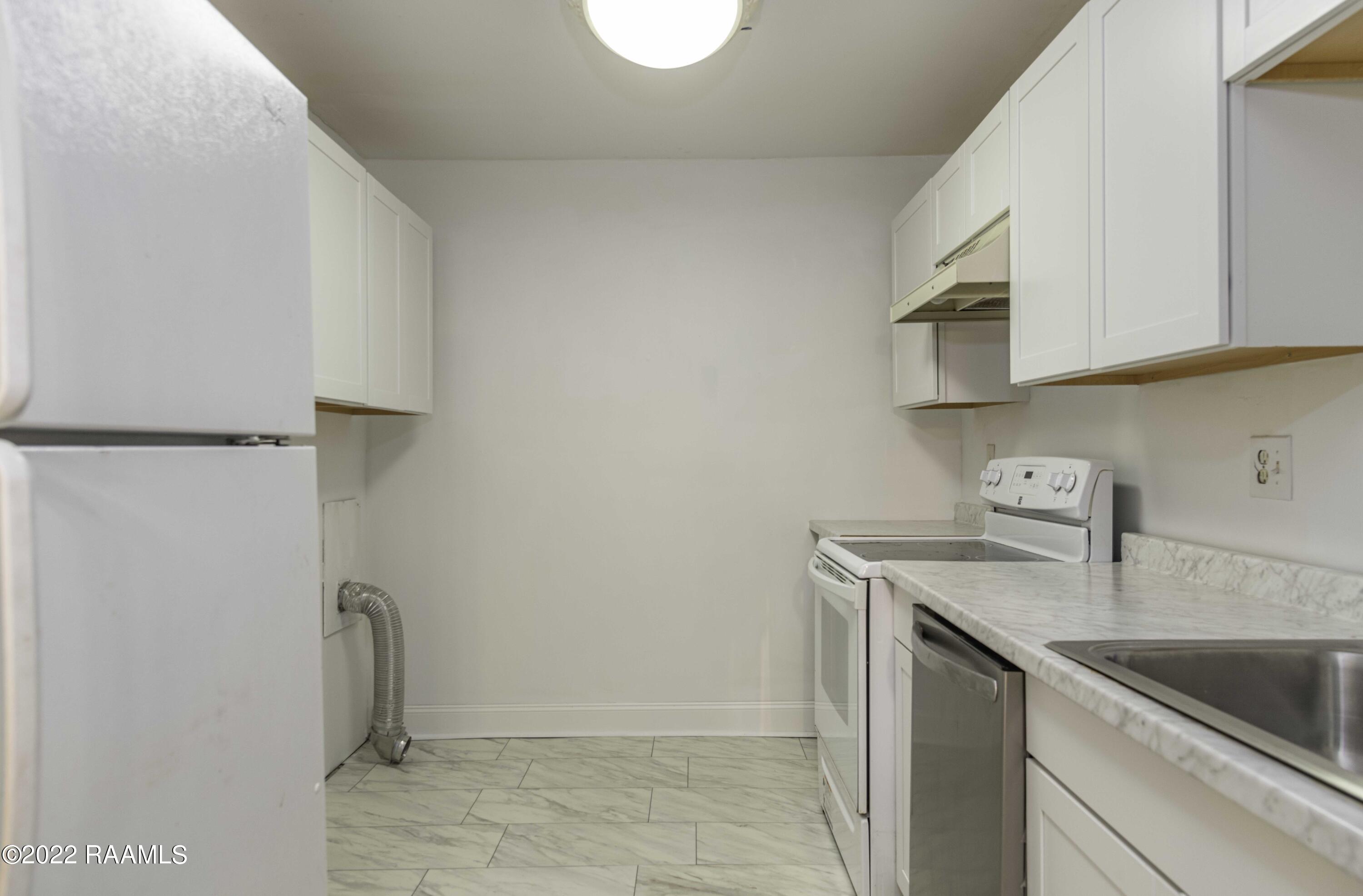 701 South College Road, Unit 103 Lafayette, LA 70503 - Photo 6 of 15 Kitchen 1