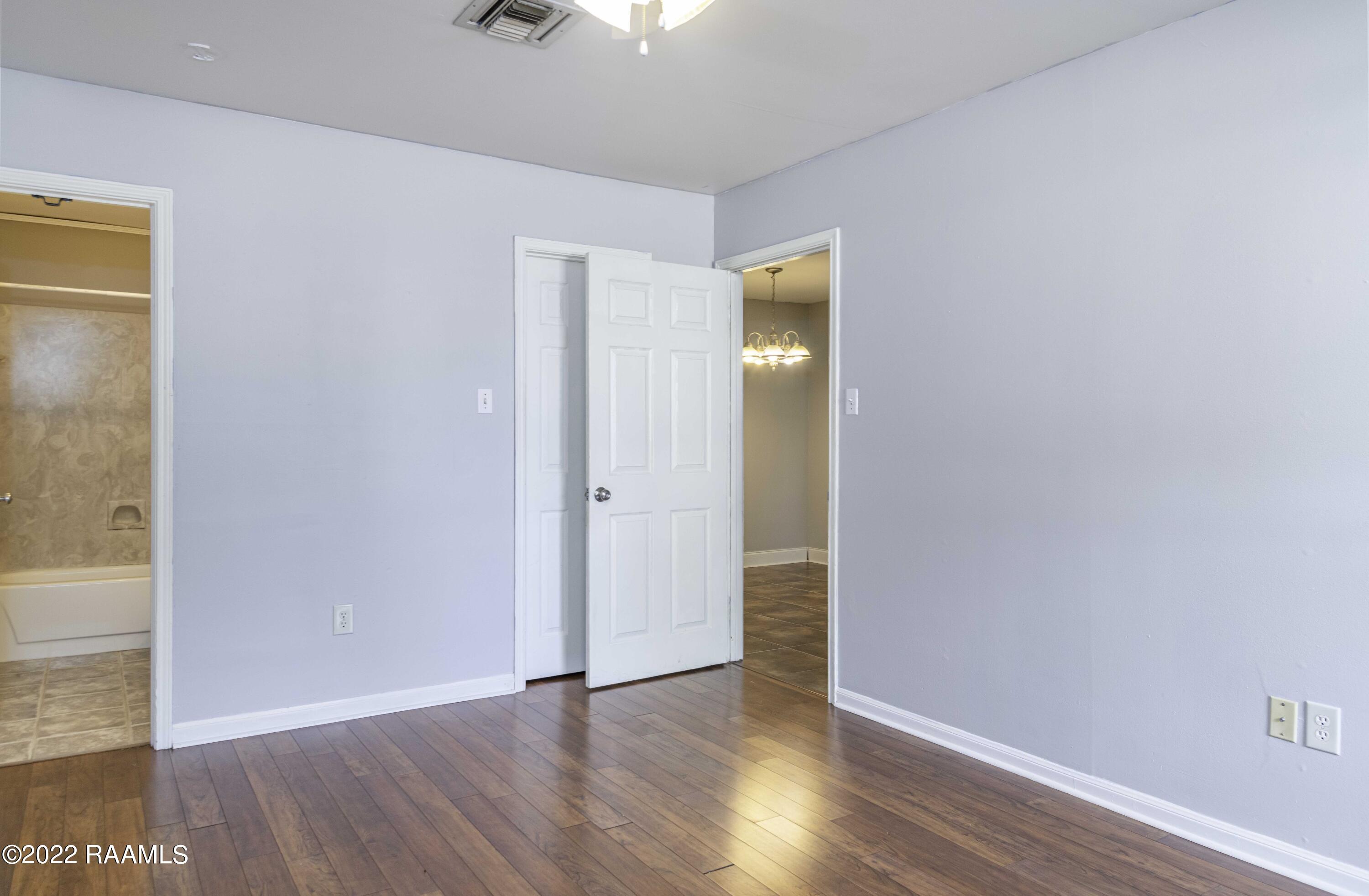 701 South College Road, Unit 103 Lafayette, LA 70503 - Photo 10 of 15 2nd Bedroom 3