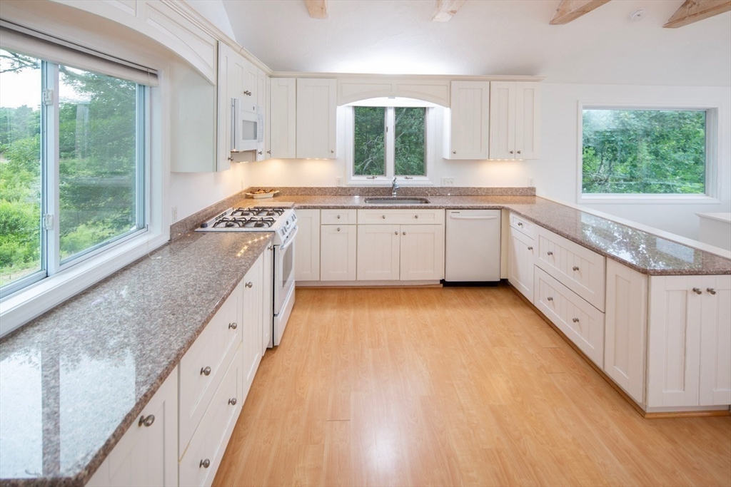 197 Roxy Cahoon Road Plymouth, MA 02360 - Photo 21 of 41 Gallery Image 21