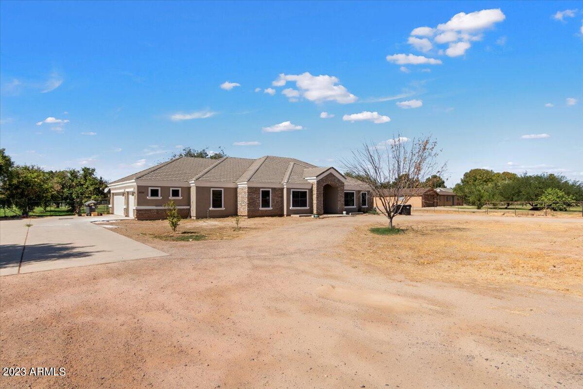 6086 South Recker Road Gilbert, AZ 85298 - Photo 5 of 39 Front of Home