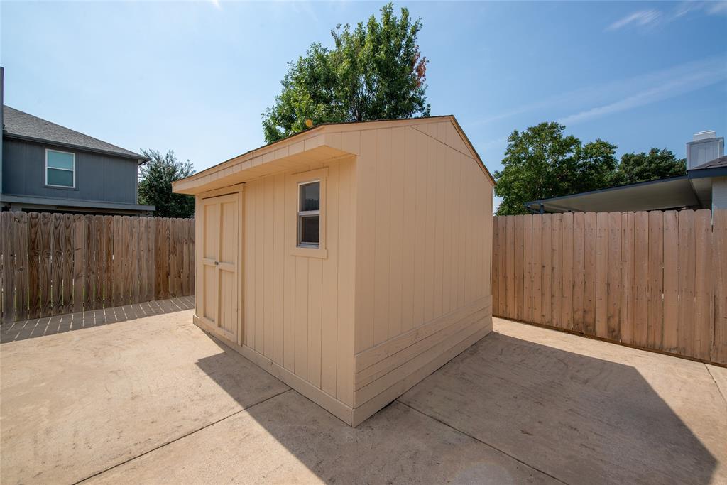 1157 Whistle Saginaw, TX 76131 - Photo 28 of 33 a backyard of a house