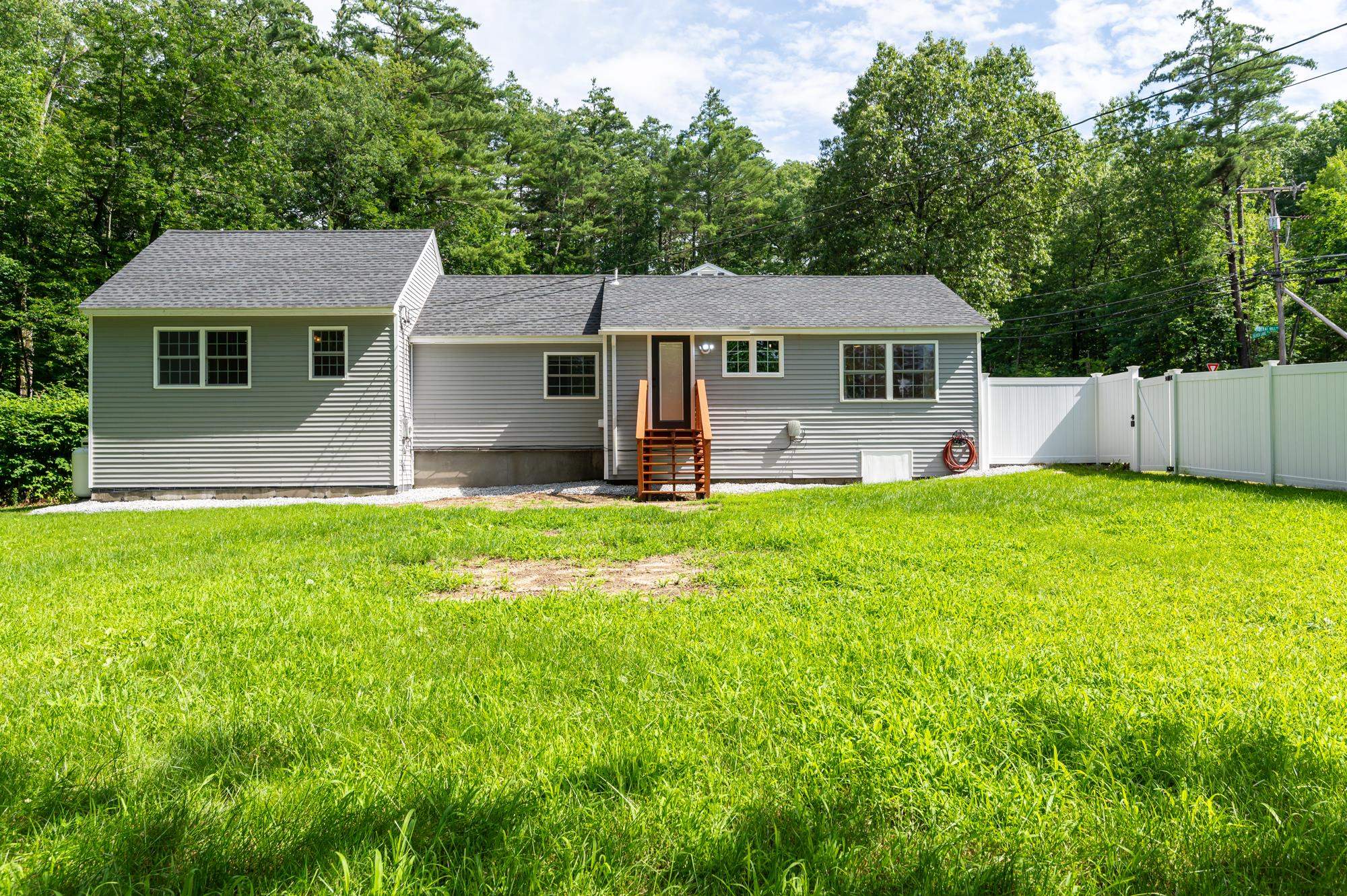 89 Silver Lake Road Hollis, NH 03049 - Photo 3 of 36