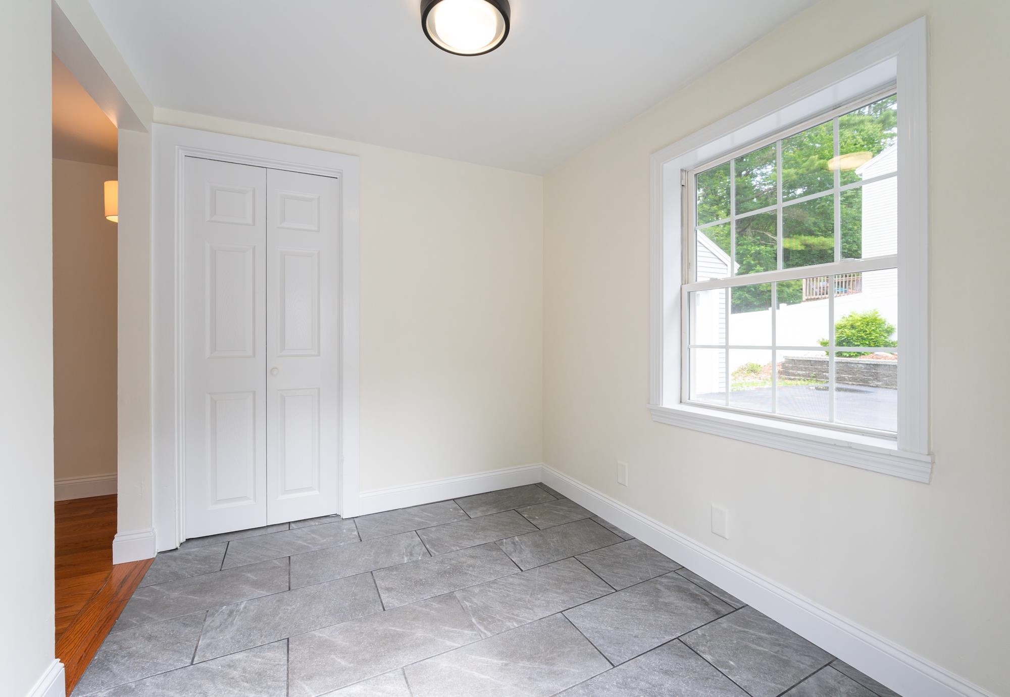 89 Silver Lake Road Hollis, NH 03049 - Photo 5 of 36