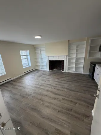 $1,350 | 58 South Swan Street, Unit 2, Albany, NY 12210