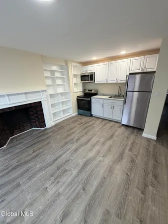 $1,350 | 58 South Swan Street, Unit 2, Albany, NY 12210