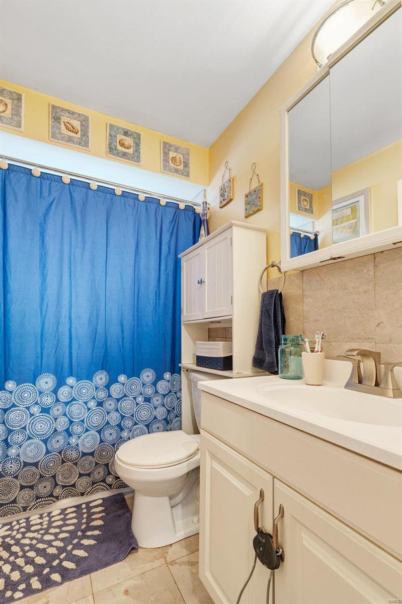 9422 MacKenzie Road St. Louis, MO 63123 - Photo 15 of 33
