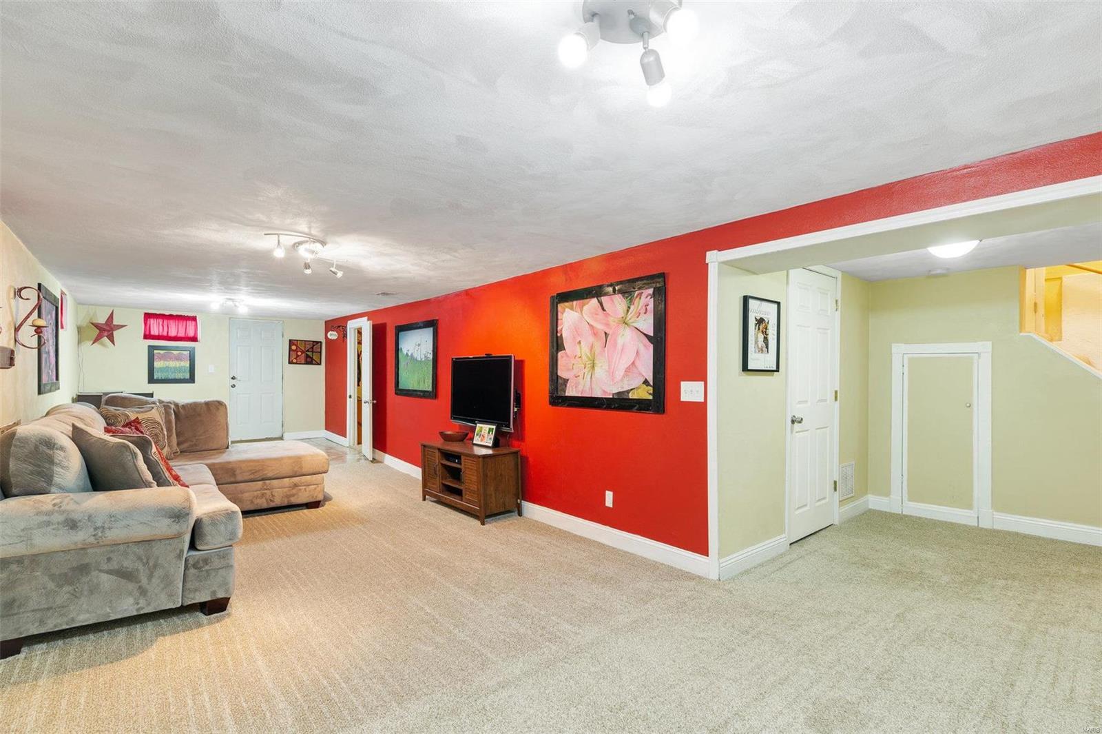 9422 MacKenzie Road St. Louis, MO 63123 - Photo 24 of 33