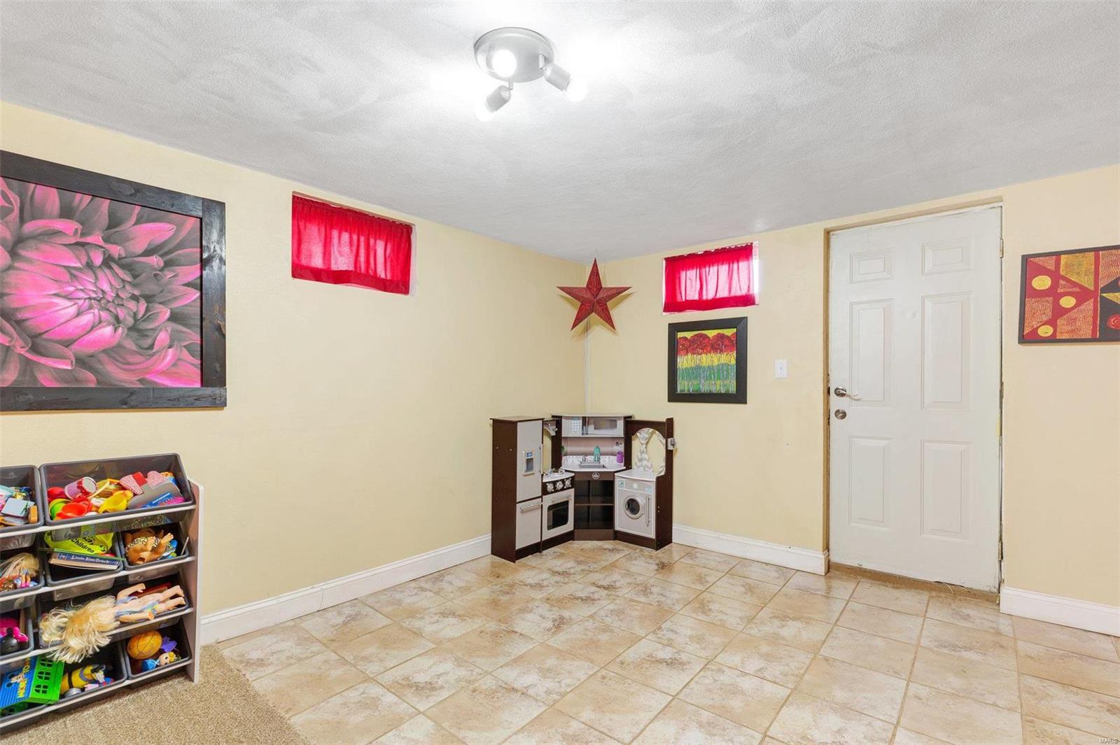 9422 MacKenzie Road St. Louis, MO 63123 - Photo 25 of 33