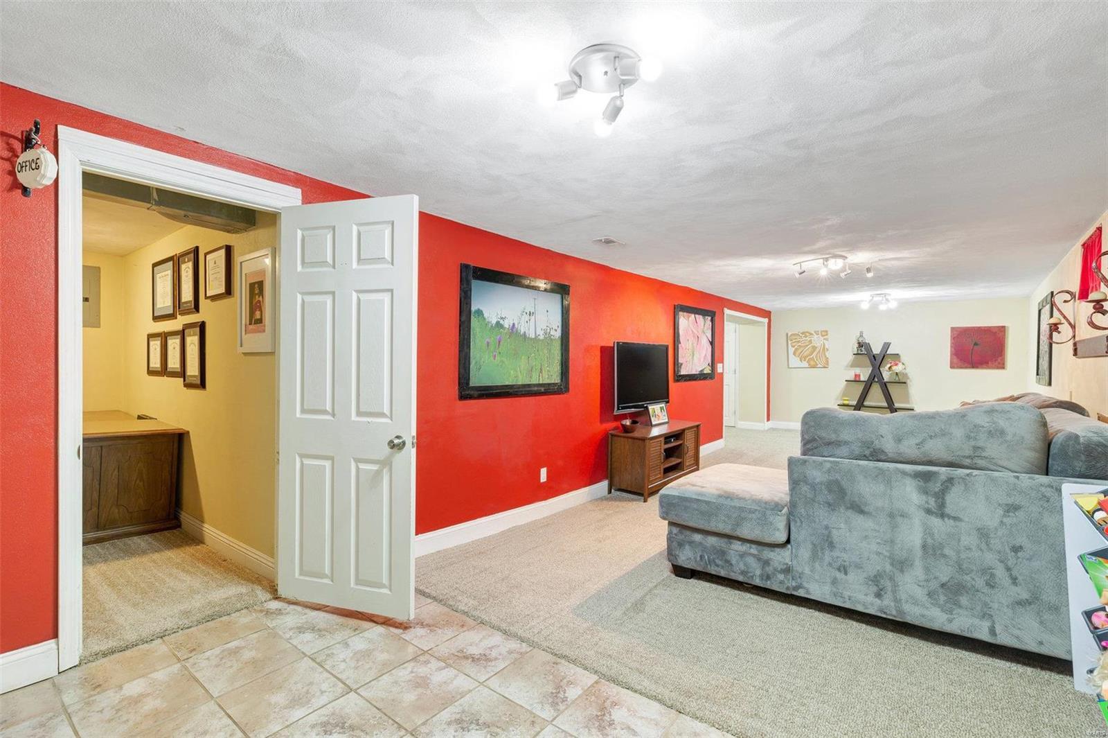 9422 MacKenzie Road St. Louis, MO 63123 - Photo 26 of 33