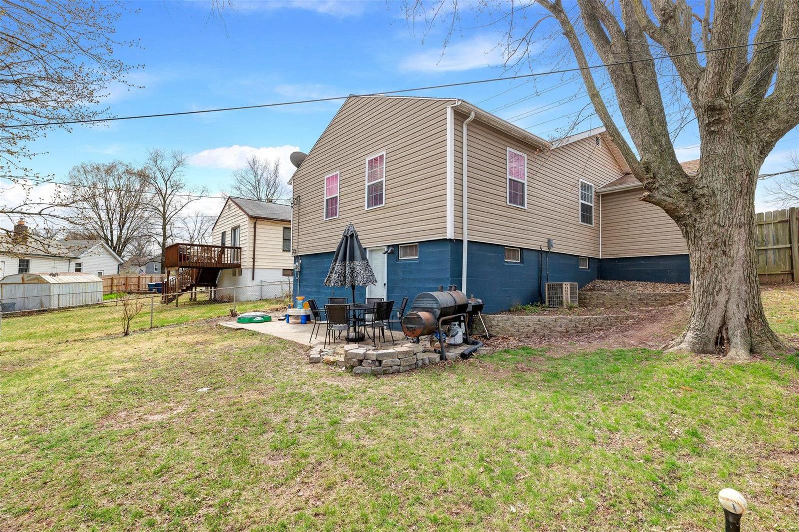 9422 MacKenzie Road St. Louis, MO 63123 - Photo 30 of 33