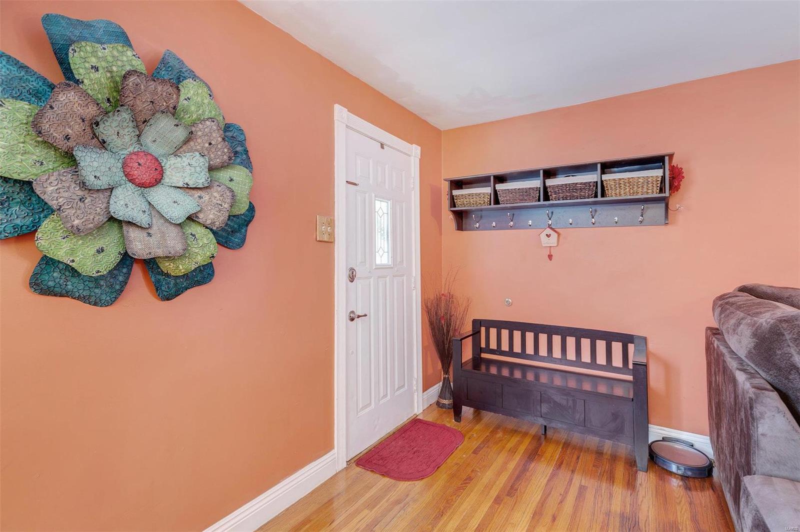 9422 MacKenzie Road St. Louis, MO 63123 - Photo 5 of 33