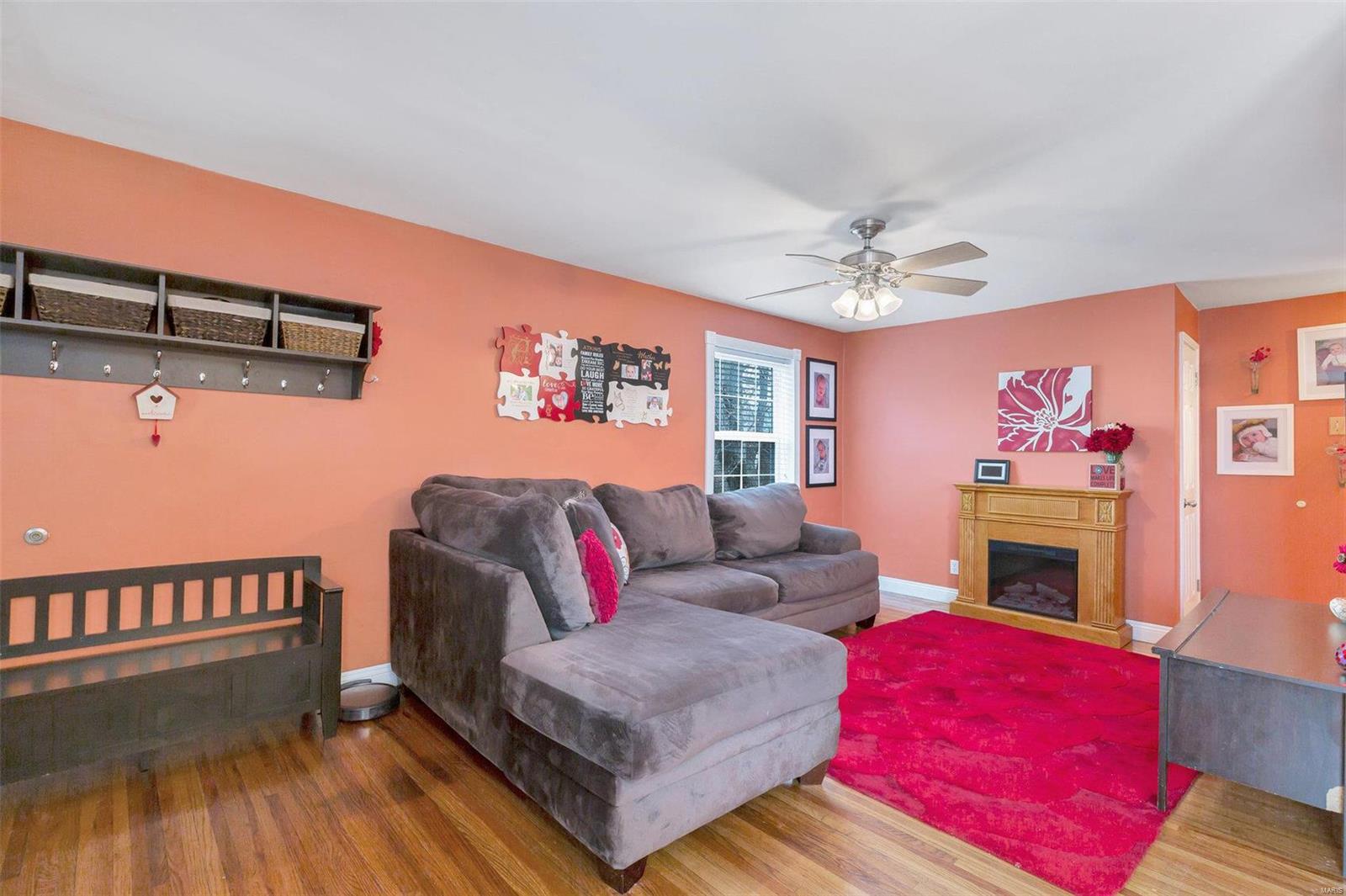 9422 MacKenzie Road St. Louis, MO 63123 - Photo 8 of 33