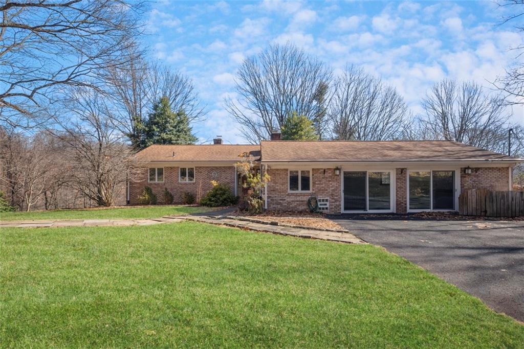 136 Oakhurst Road Pittsburgh, PA 15215 - Photo 3 of 49 Gallery Image 3