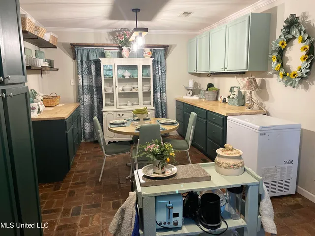 $179,900 | 10401 Dawnridge Drive, Moss Point, MS 39562