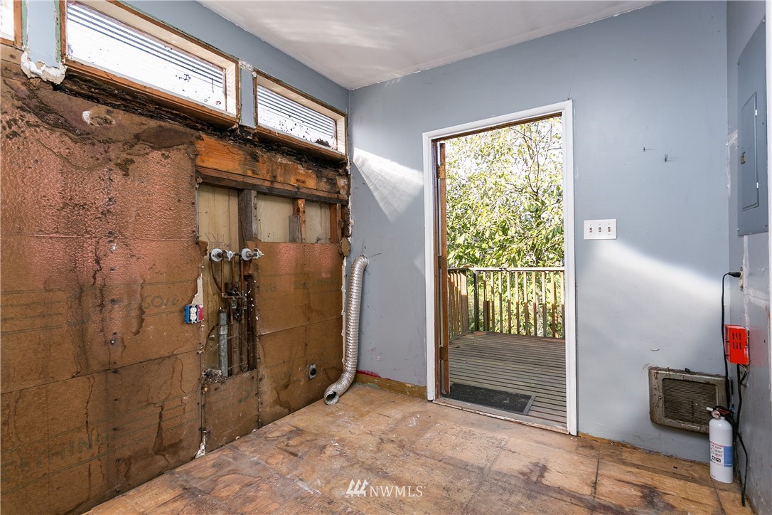 3880 Bancroft Road Bellingham, WA 98225 - Photo 6 of 25 Gallery Image 6