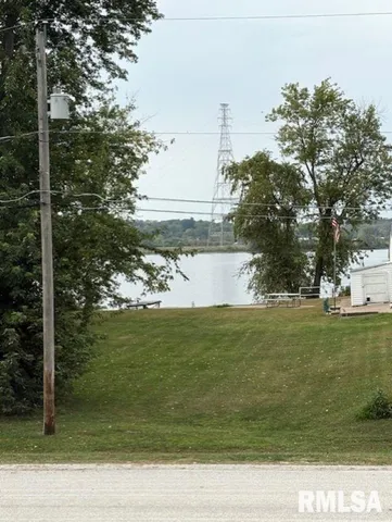 $89,000 | 328 Island Avenue, East Moline, IL 61244