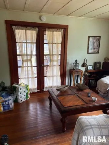 $89,000 | 328 Island Avenue, East Moline, IL 61244