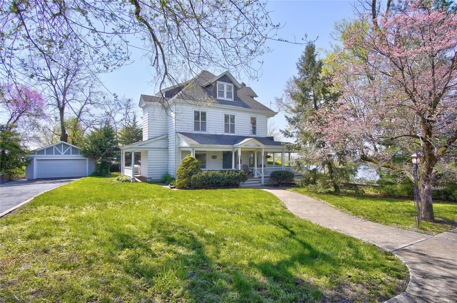 463 Bluff Street Alton, IL 62002 - Photo 1 of 64 Gallery Image 1