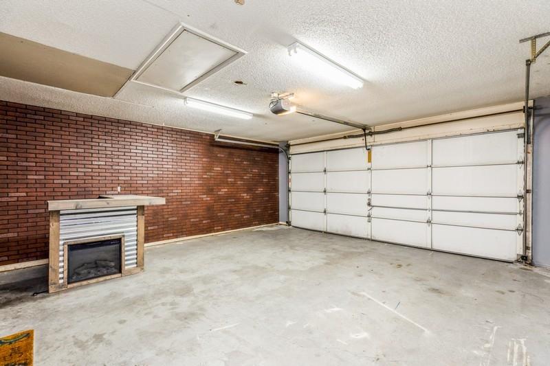 439 Northview Lane Crestview, FL 32536 - Photo 23 of 26 a view of a garage