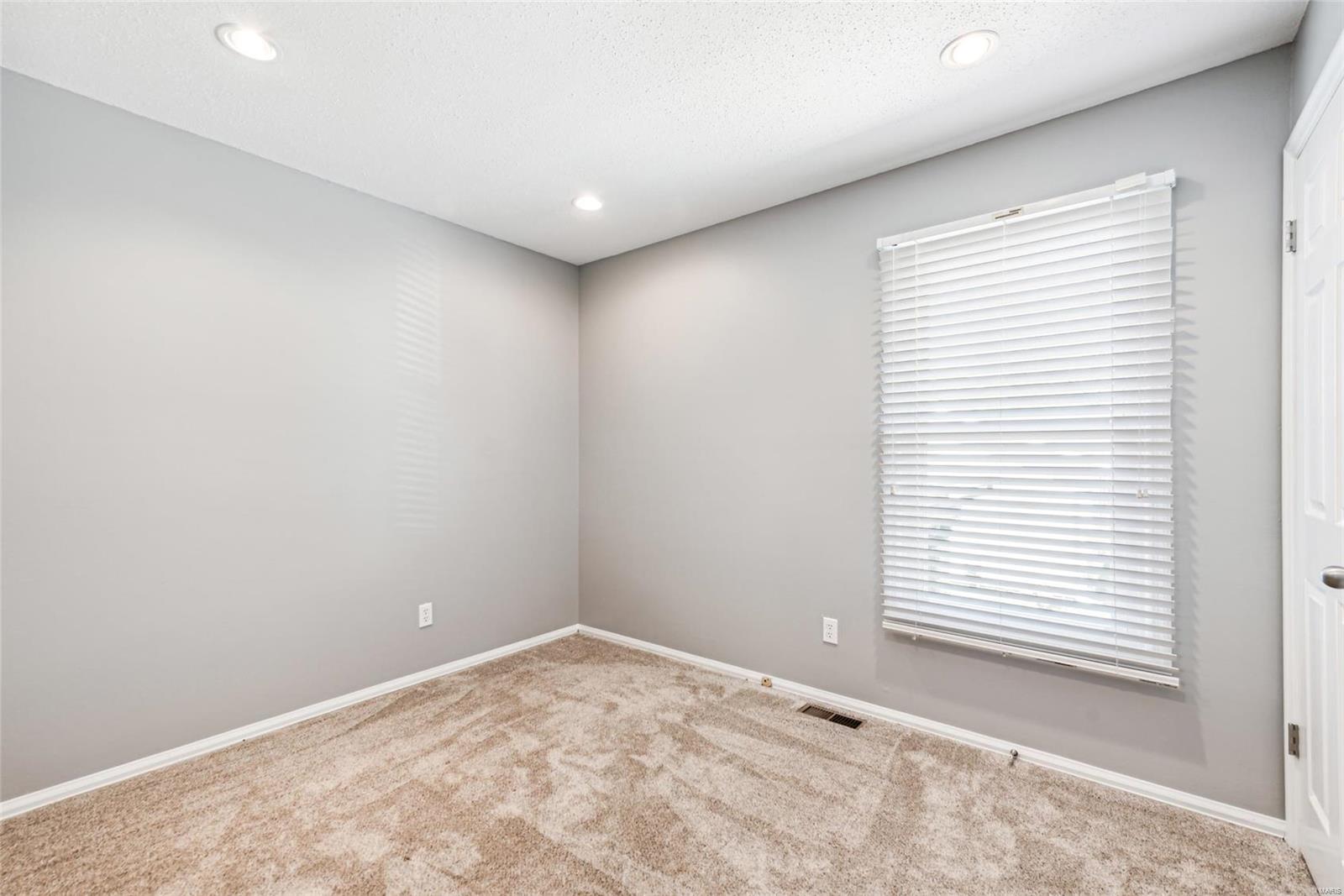 556 Red Bridge Court Ballwin, MO 63021 - Photo 21 of 32 Gallery Image 21