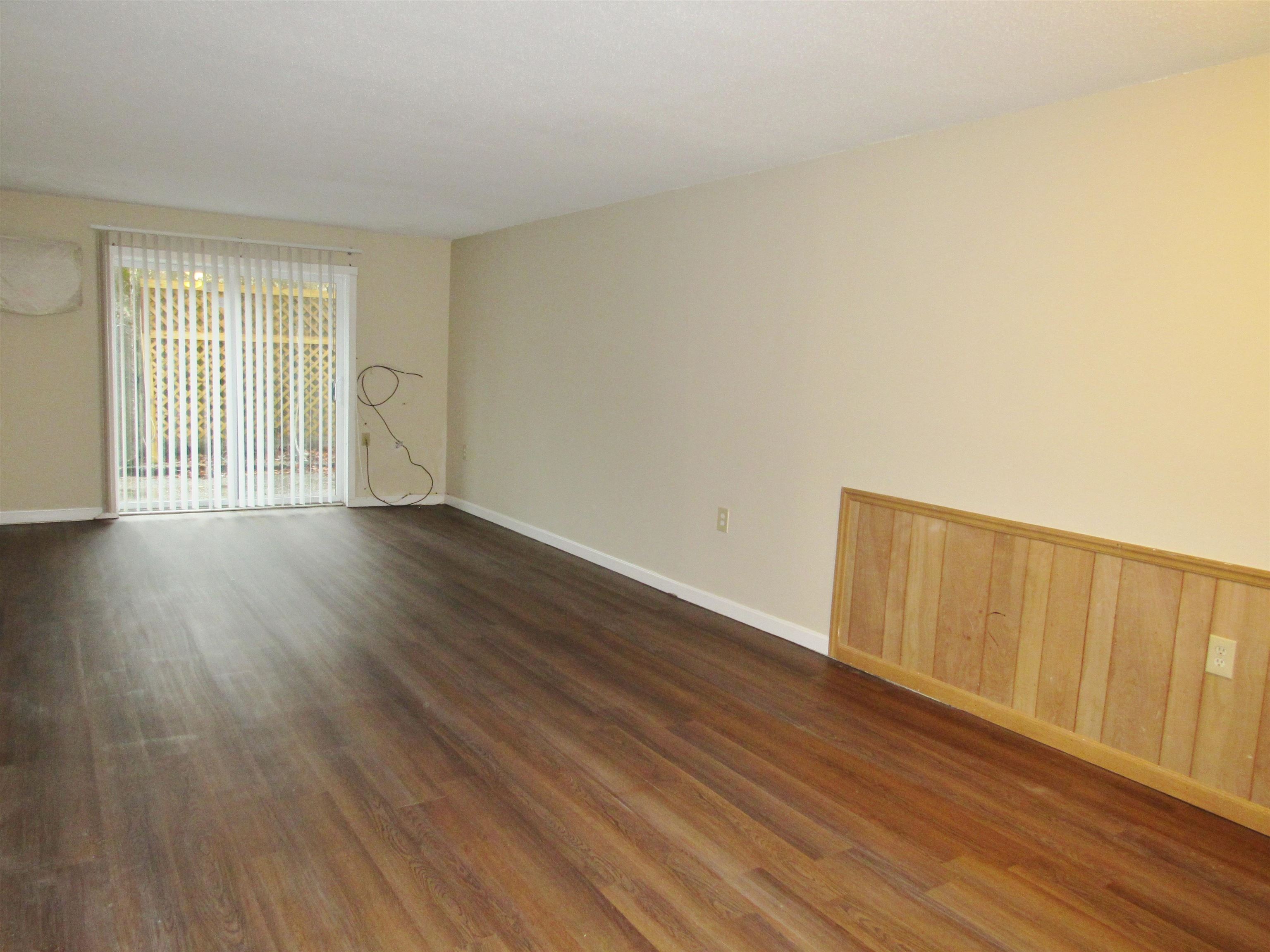 130 Mammoth Road, Unit 8 Hooksett, NH 03106 - Photo 4 of 9