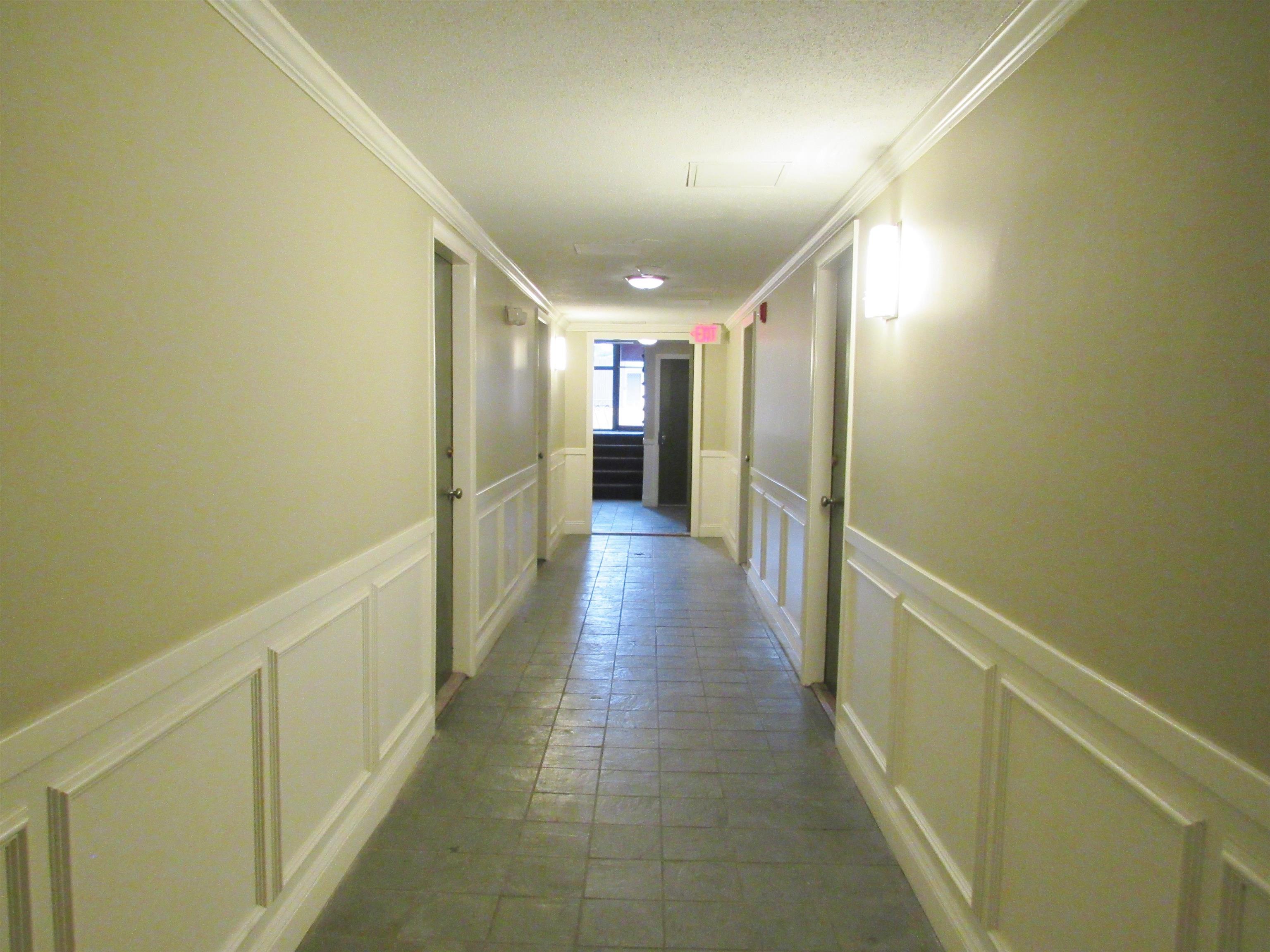 130 Mammoth Road, Unit 8 Hooksett, NH 03106 - Photo 8 of 9