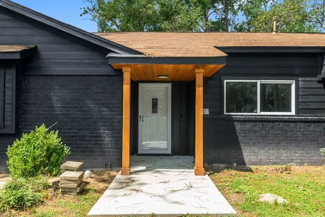 a view of entrance gate of the house