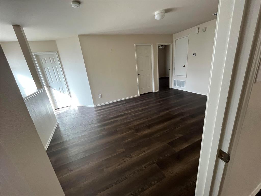 10548 Flagstaff Run Fort Worth, TX 76140 - Photo 16 of 20 a view of a hallway