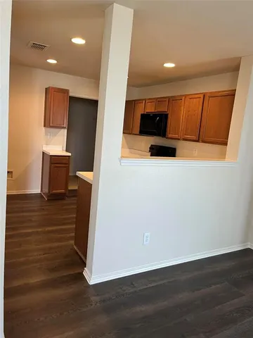 $2,100 | 10548 Flagstaff Run, Fort Worth, TX 76140