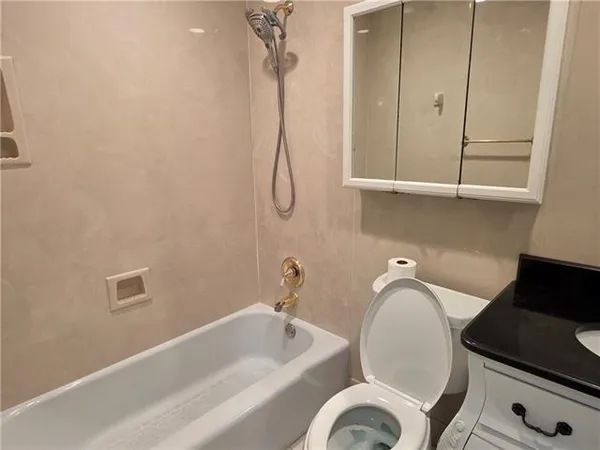 $2,200 | 2108 South Glencove Lane, Terrytown, LA 70056