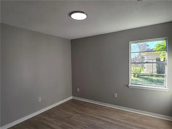 $2,200 | 2108 South Glencove Lane, Terrytown, LA 70056