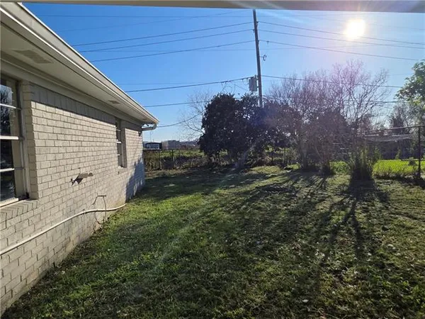 $2,200 | 2108 South Glencove Lane, Terrytown, LA 70056