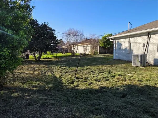 $2,200 | 2108 South Glencove Lane, Terrytown, LA 70056