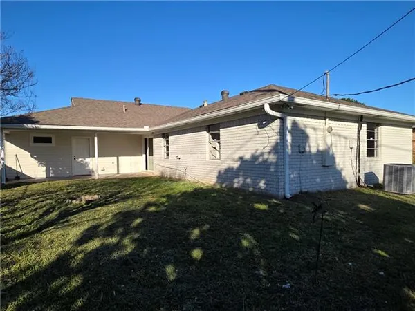 $2,200 | 2108 South Glencove Lane, Terrytown, LA 70056