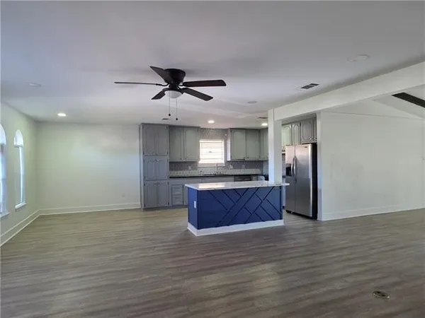 $2,200 | 2108 South Glencove Lane, Terrytown, LA 70056