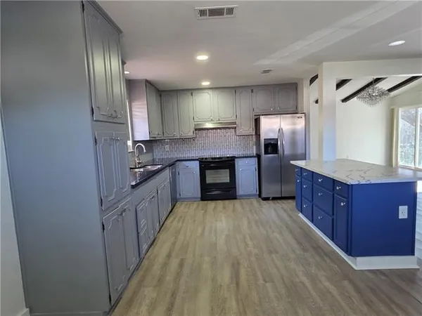 $2,200 | 2108 South Glencove Lane, Terrytown, LA 70056