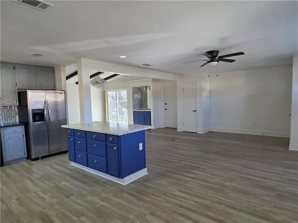$2,200 | 2108 South Glencove Lane, Terrytown, LA 70056