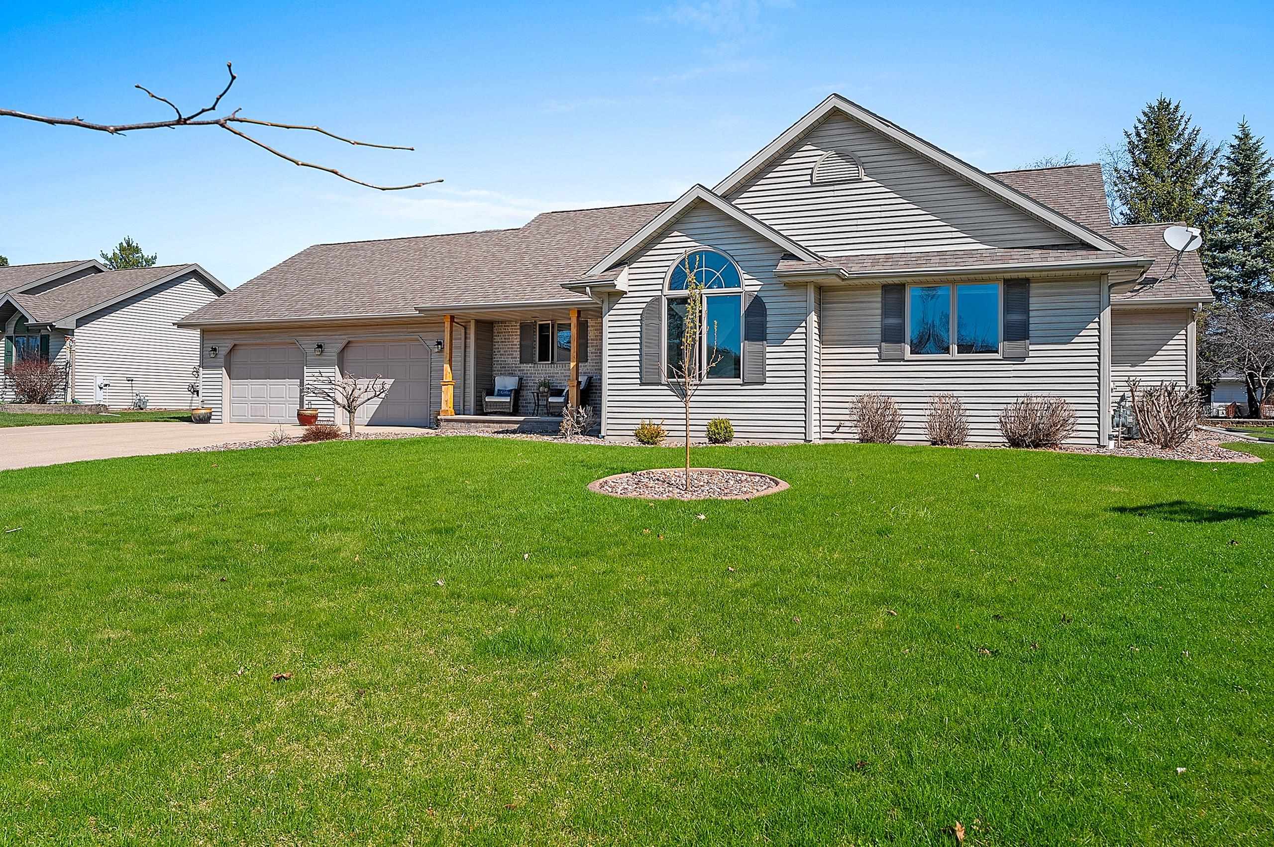 2776 Steamboat Springs Run Green Bay, WI 54313 - Photo 3 of 90