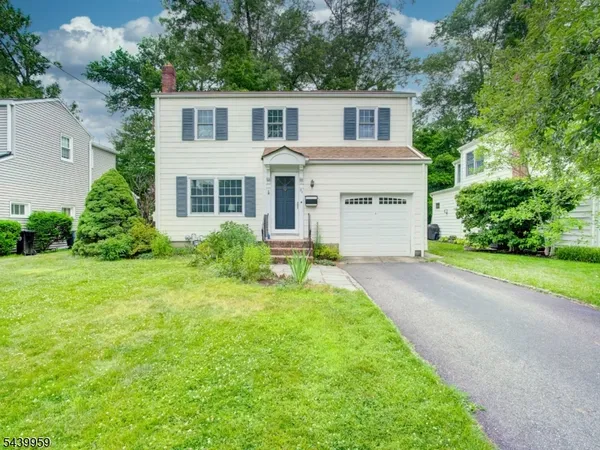 $949,000 | 50 Tallmadge Avenue, Chatham, NJ 07928