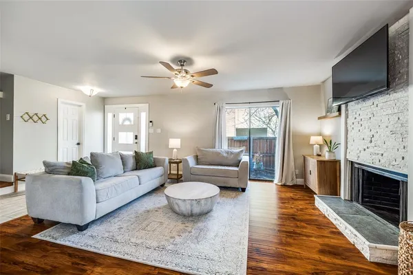 $299,000 | 2604 Custer Parkway, Unit B, Richardson, TX 75080