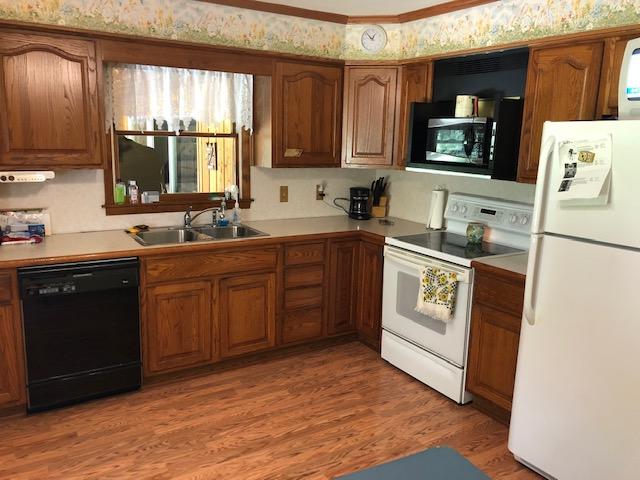 5702 Hall Road Muskegon, MI 49442 - Photo 3 of 22 IMG_4240