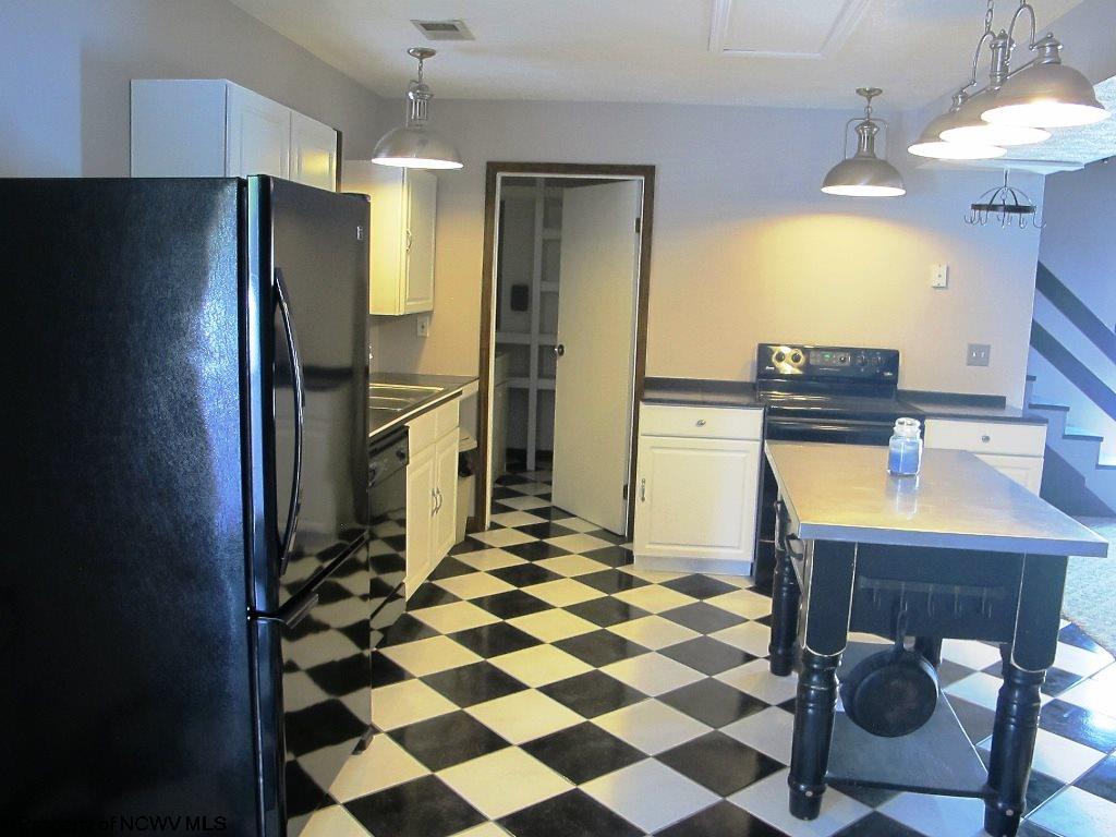 5904 Fairmont Road Rivesville, WV 26588 - Photo 6 of 20 Gallery Image 6