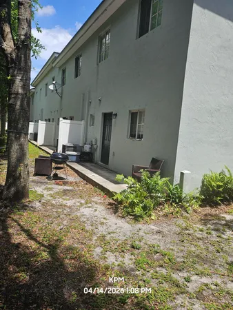 $2,500 | 1153 Colonial Palms Way, Palm Springs, FL 33406