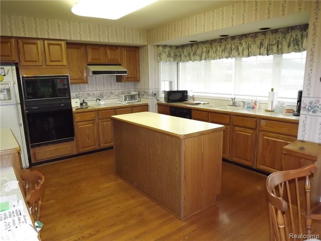986 Pine Trail Drive Rochester Hills, MI 48307 - Photo 9 of 20