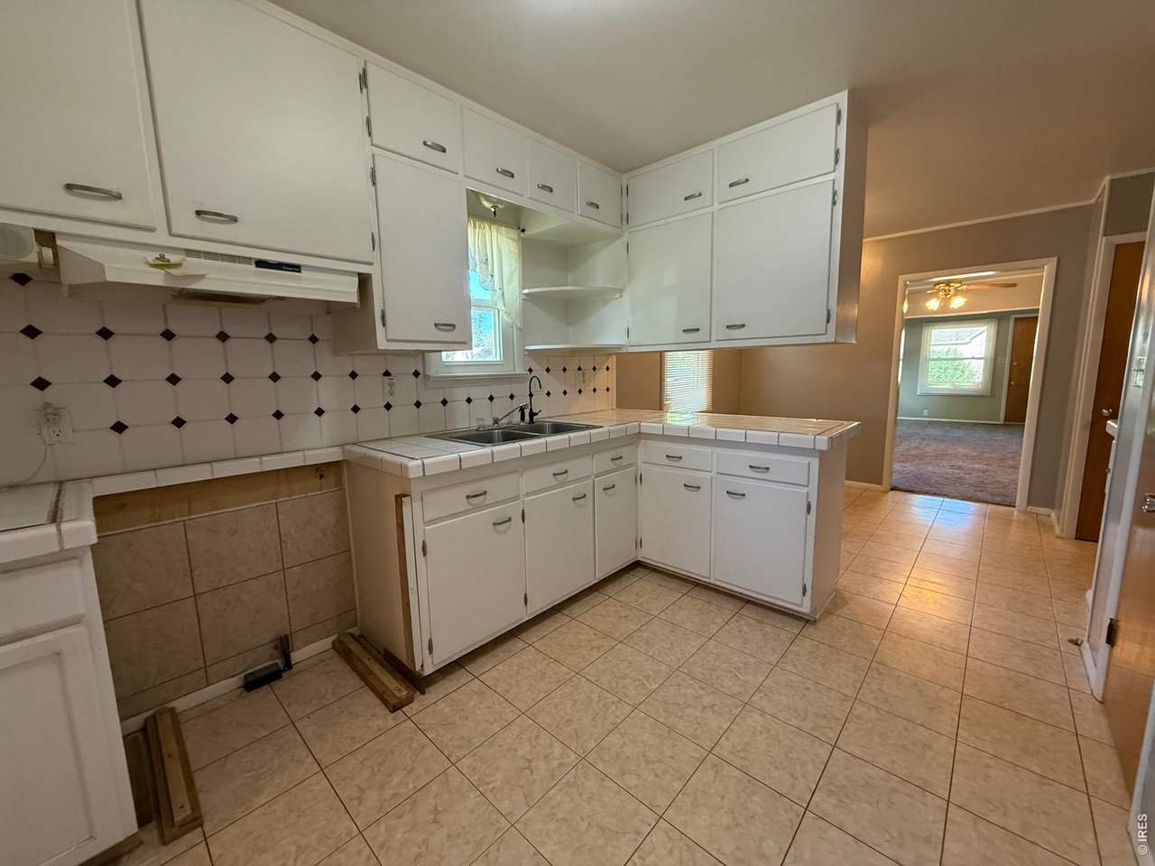 711 South 3rd Street Lamar, CO 81052 - Photo 6 of 30 Kitchen